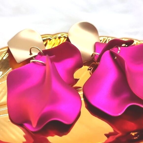 NEW Zara PINK ROSE PETAL EARRINGS - Picture 4 of 12